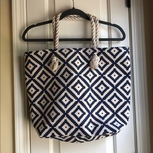 Canvas tote bag with rope handles